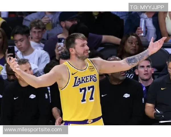 基德透露右脚踝扭伤情况明天主场对阵奇才加福德出战存疑